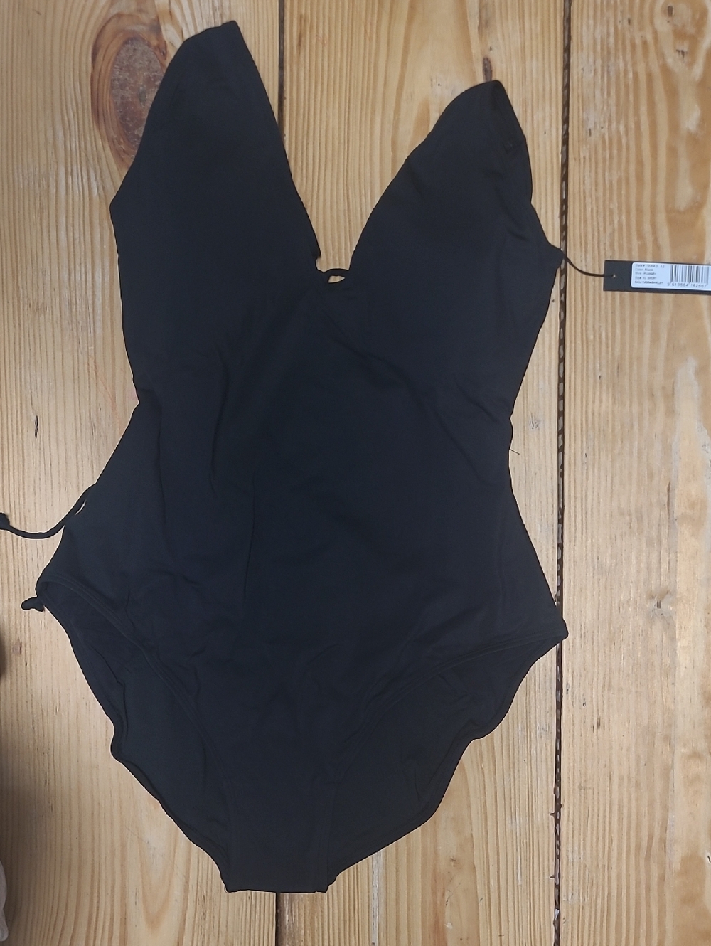 30. NWT  $175 STYLE PLUNGEY XL SHORT